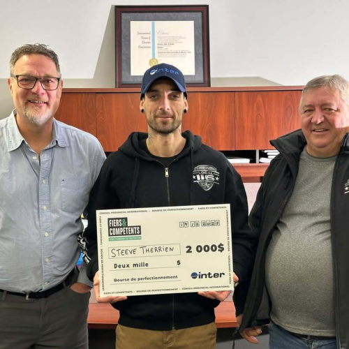 Félicitations au confrère Steeve Therrien, ferblantier de Baie-Comeau qui s'est mérité une bourse de 2000$  Fiers et compétents - Industrie de la construction dans le cadre de la campagne 2025 de promotion des activités de perfectionnement du Conseil provincial (International) .Vous aimeriez être admissible à une bourse l'an prochain? Complétez une activité de perfectionnement de Fiers et Compétents cette année!